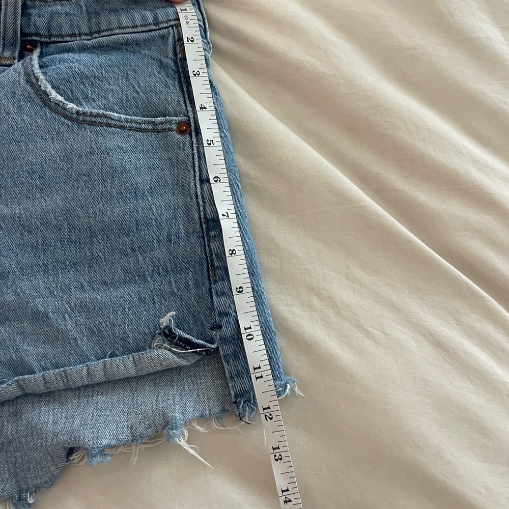 Abercrombie & Fitch- The Mom Short High Rise - Picture 8 of 8